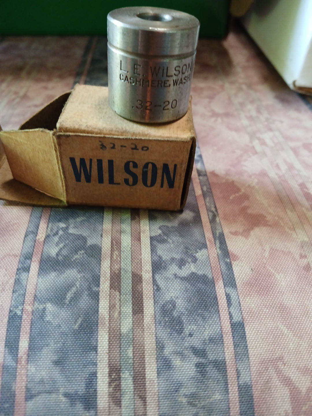 L.E. WILSON TRIMMER CASE HOLDER 32-20