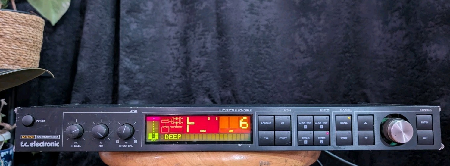 TC Electronic M-ONE Effects Processor READ