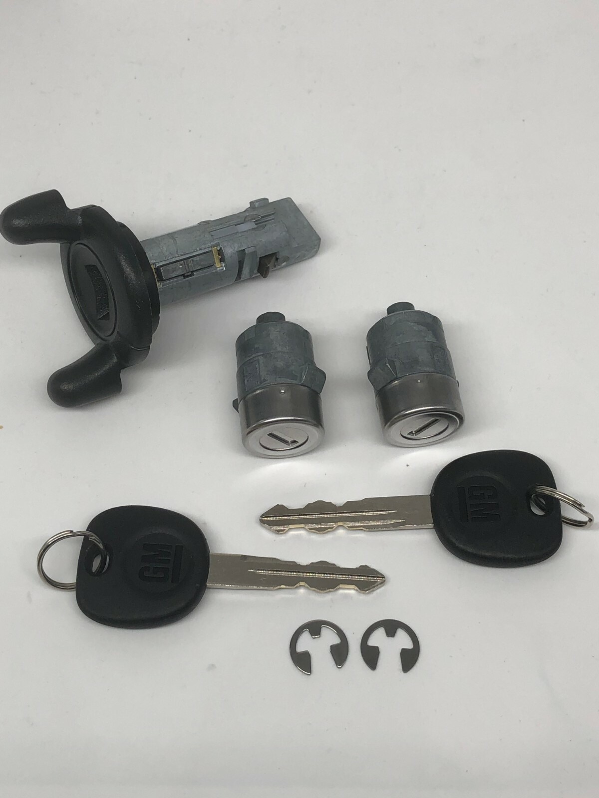 2002 2003 Cadillac Escalade Ignition with 2 door locks and 2 Keys-NEW