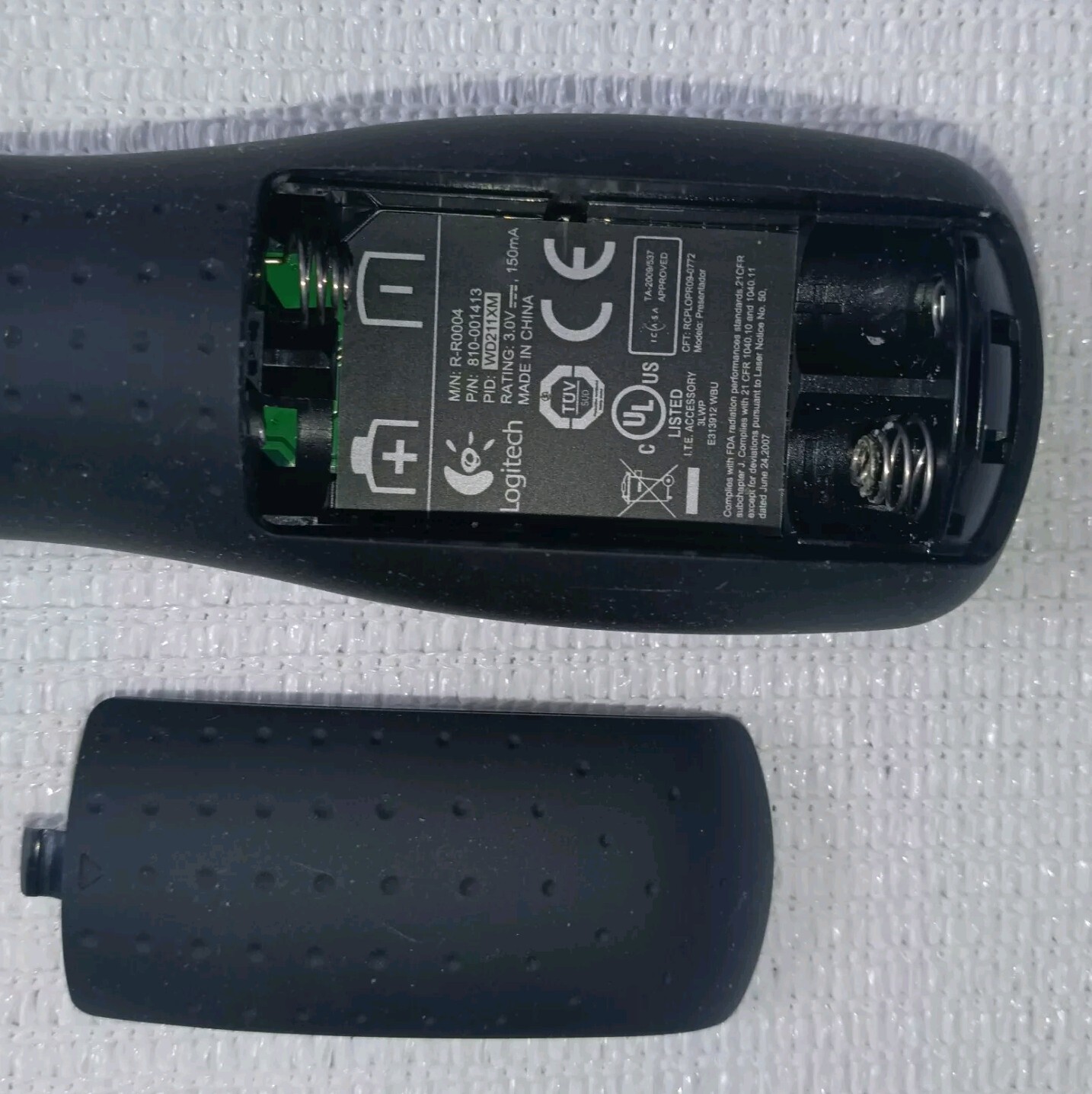 Logitech R400 Presenter Remote Control + Laser Pointer & Dongle (Tested & Works)