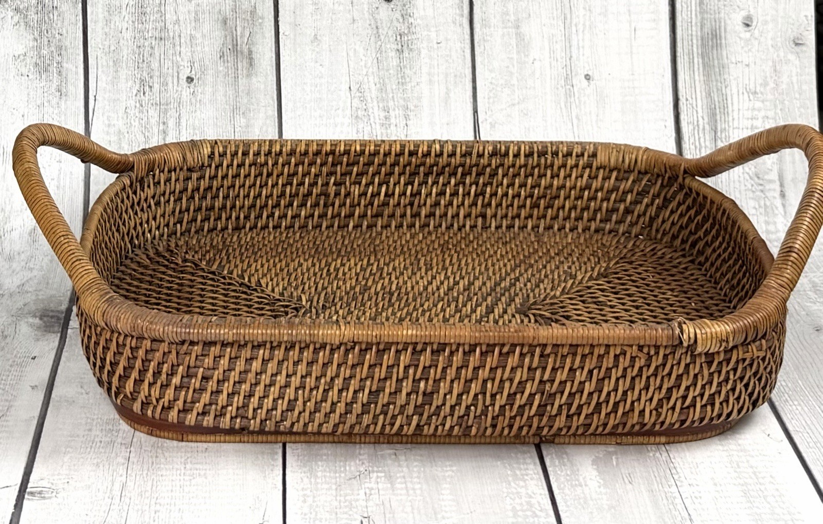 The Pampered Chef Woven Selections Rattan Tray Basket 16x11x3" Wood Base Handles