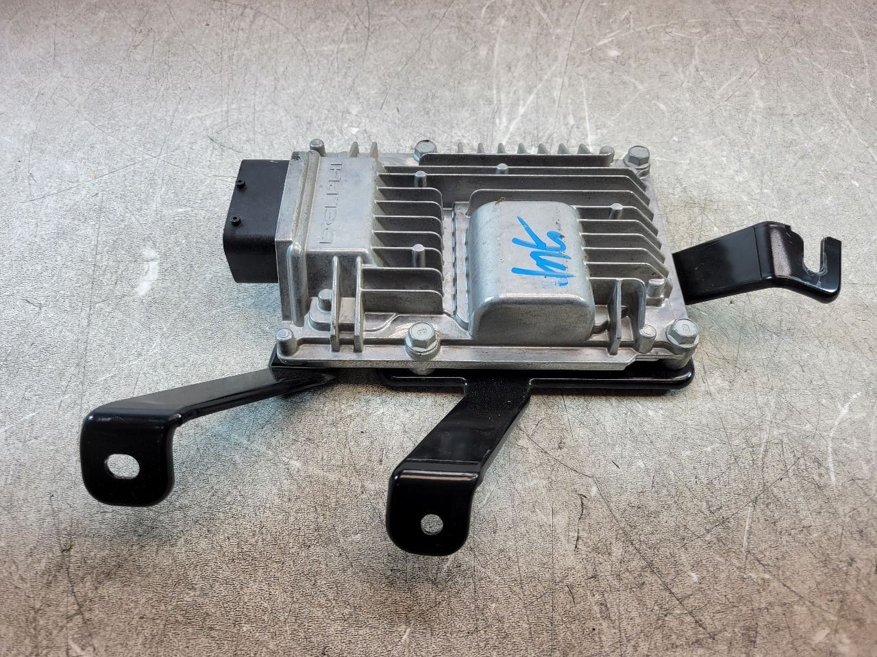 2013 2014 2015 2016 2017 2018 HYUNDAI SANTA FE 3.3L FUEL INJECTOR CONTROL MODULE