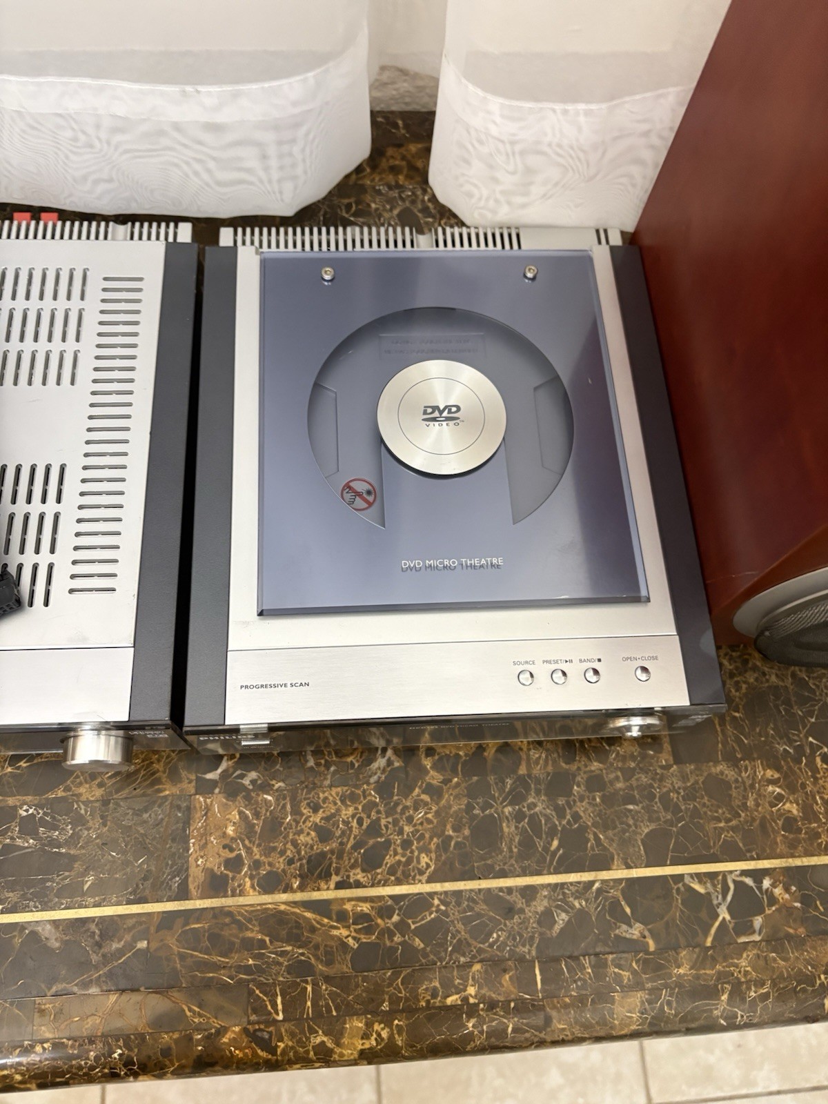 Philips MCD702 Micro Theatre DVD/CD Player, Tuner, Amp, Speakers, Remote WORKING