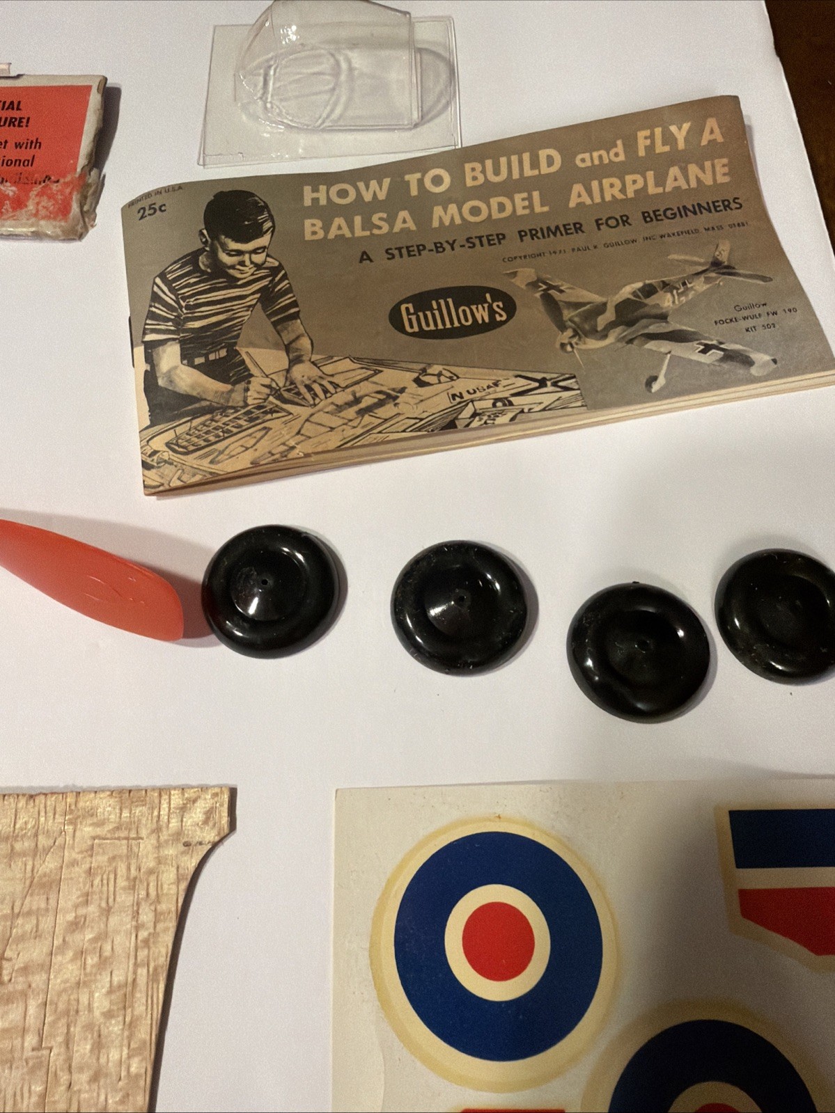Guillow’s “SUPERMARINE SPITFIRE" Airplane Flying Model Kit