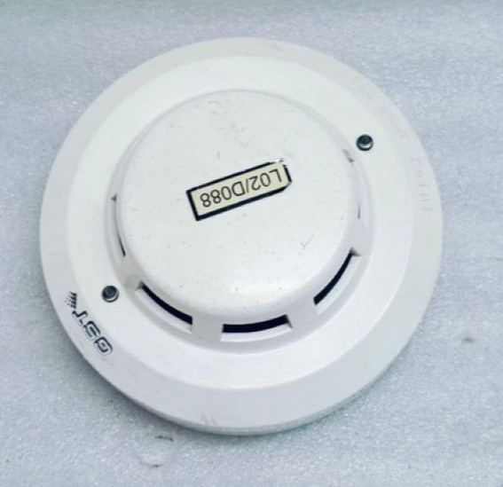 GST I 9102 INTELLIGENT PHOTOELECTRIC SMOKE DETECTOR NO 10102913 FAST SHIP VIA FE