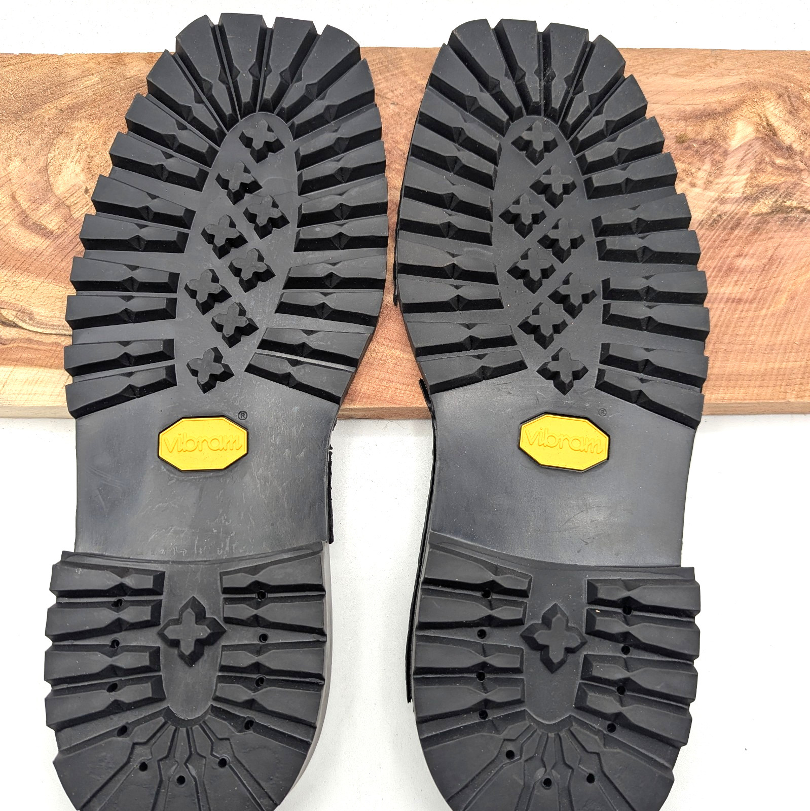 Vibram #132 Montagna SBR Solid Soles Size 12 Rugged Outdoor 1 Pair Black