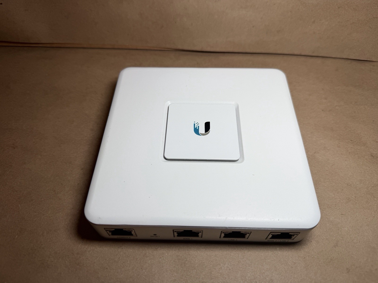 Ubiquiti USG Networks UniFi Security Gateway Single-Band 1000Mbps | Device Only