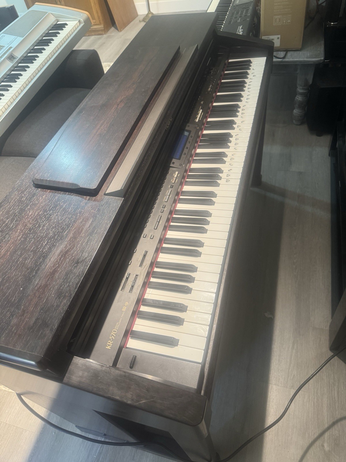 Roland  KR-570 Intelligent Digital Piano