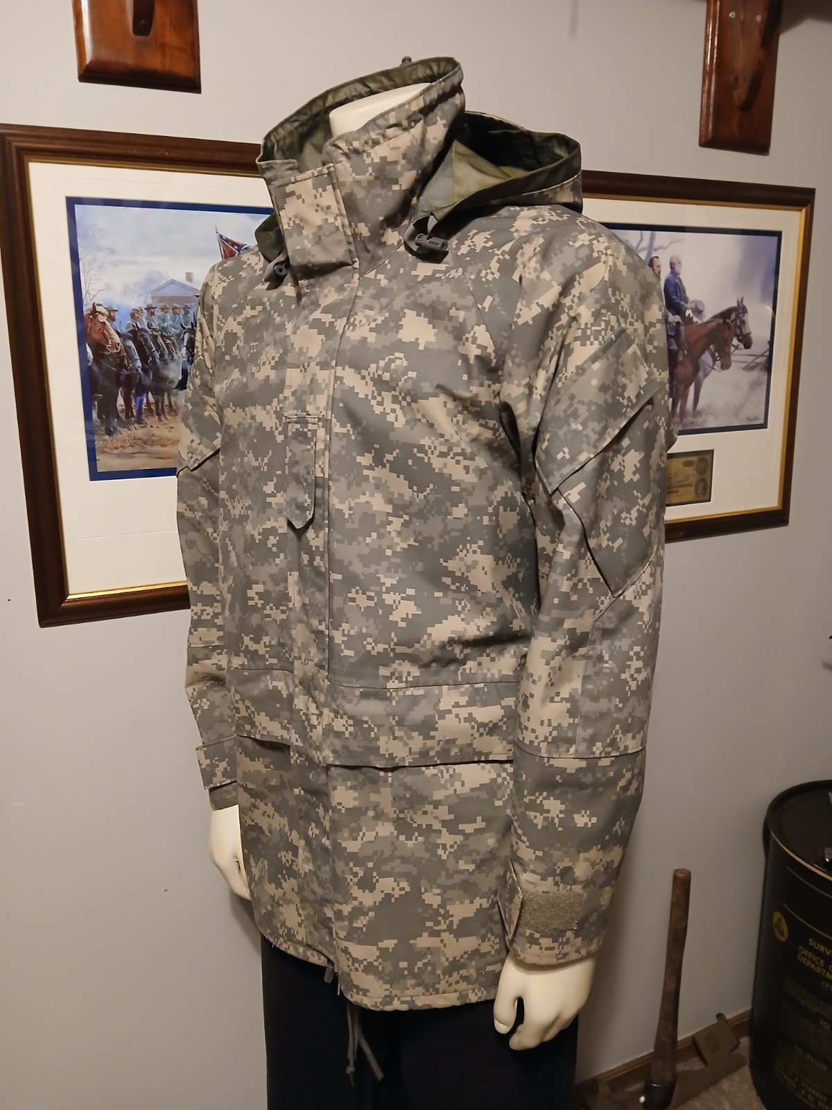 US Army Cold Weather GoreTex Parka Jacket ACU Universal Camo Medium Regular EUC