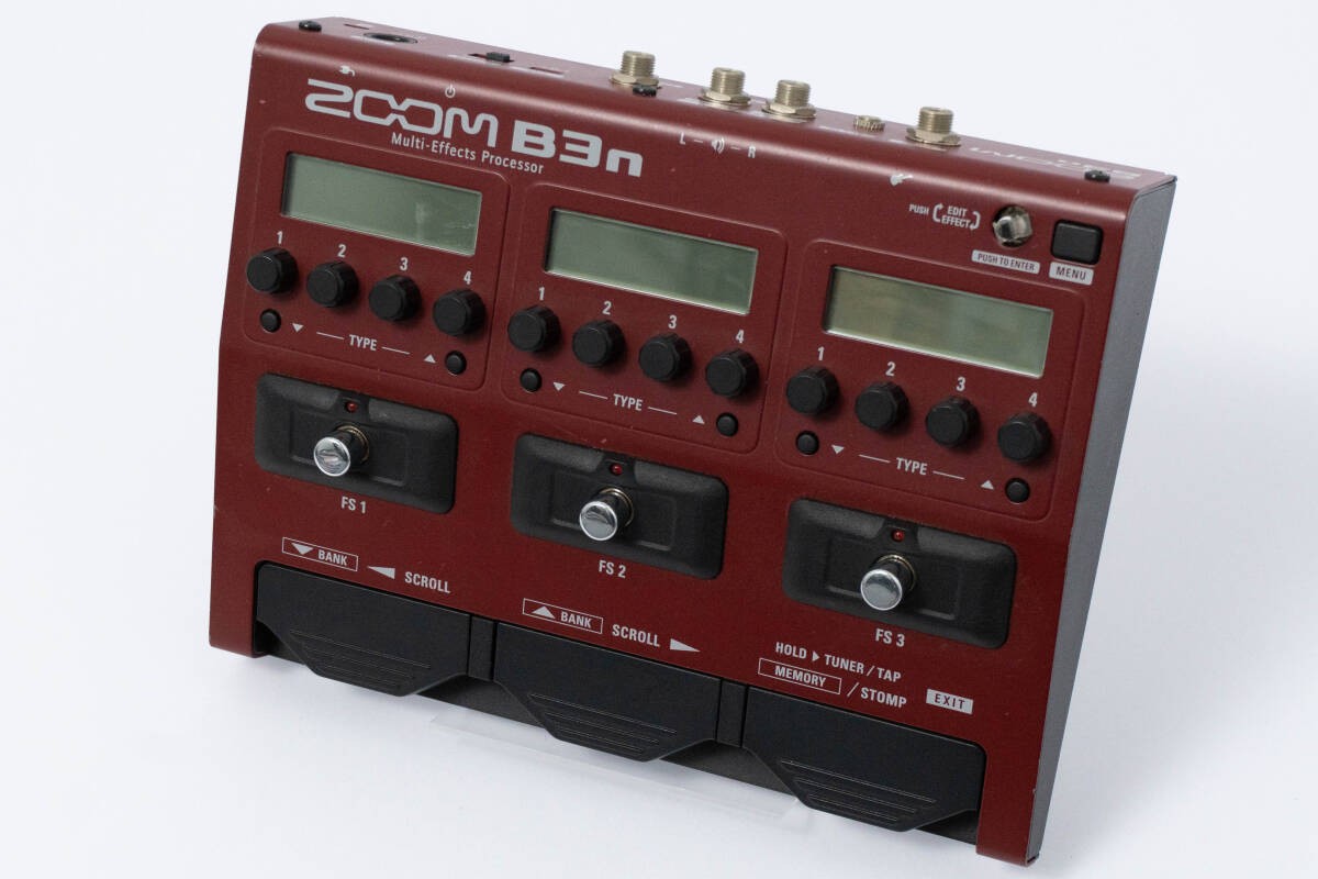 Zoom B3n Bass Multi-Effects Pedal 70 Effects 5 Amp Models 5 Cabinets Used