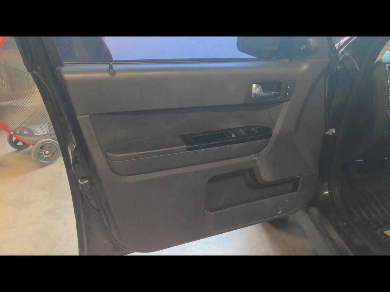 TRIBUTE 2010 Spare Wheel Carrier 716511