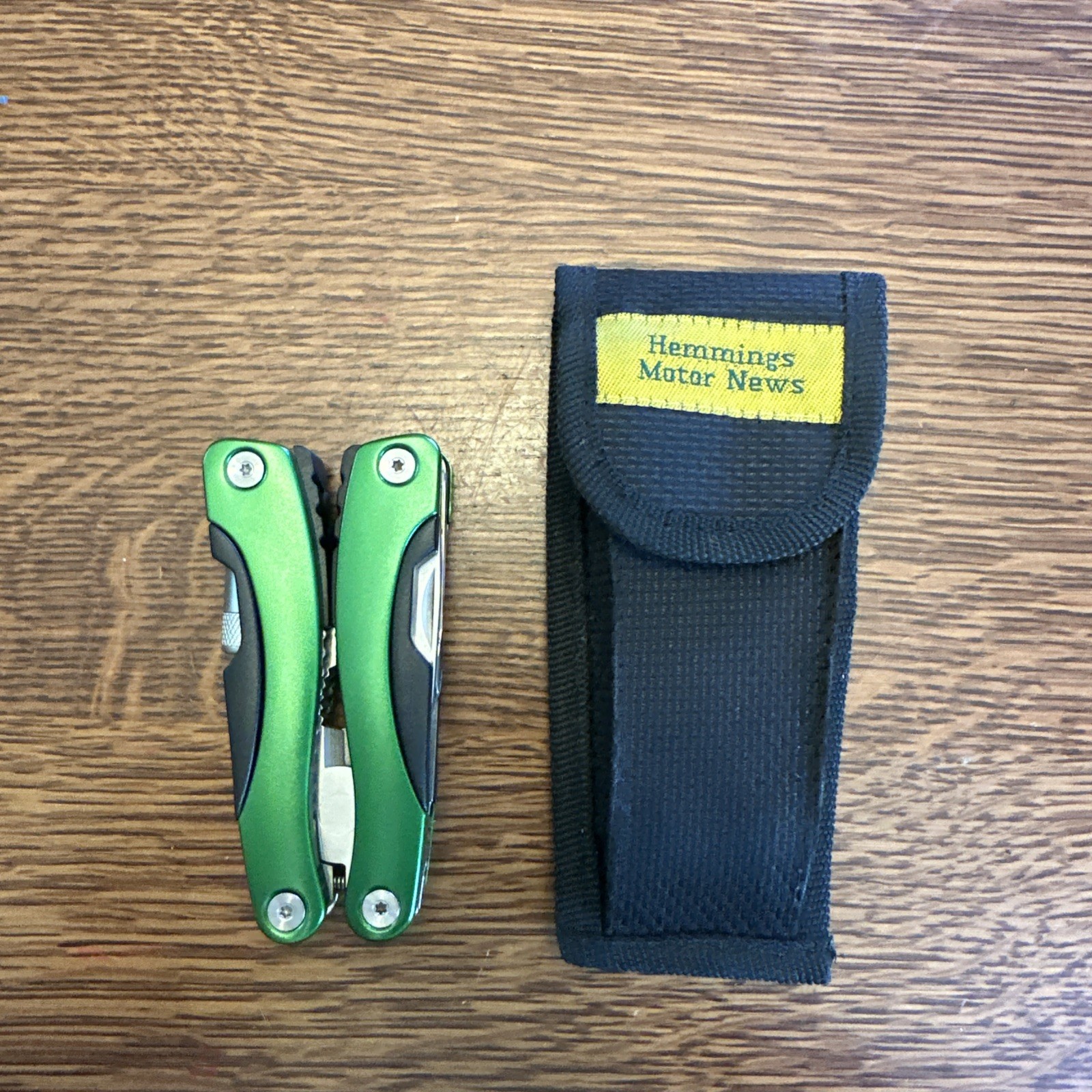 HEMMINGS MOTOR NEWS MULTI-TOOL W/FLASHLIGHT+SHEATH