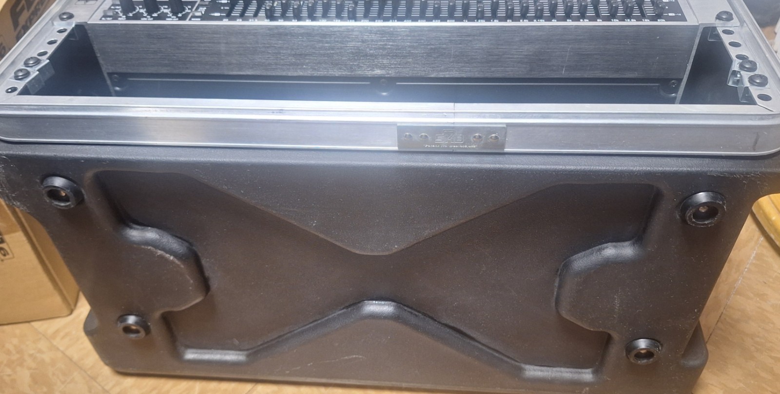 Behringer Ultragraph Pro 31-Band Graphic Equalizer FBQ3102 ( read description)