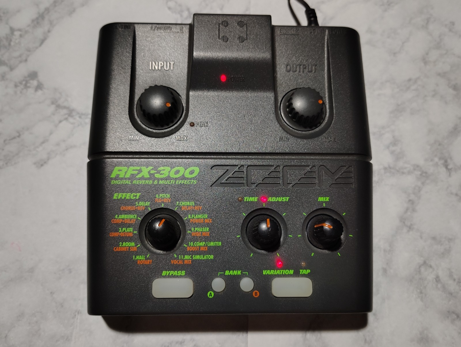 Zoom RFX‑300 Digital Reverb & Multi‑FX Processor – Boxed – Power Adapter Include