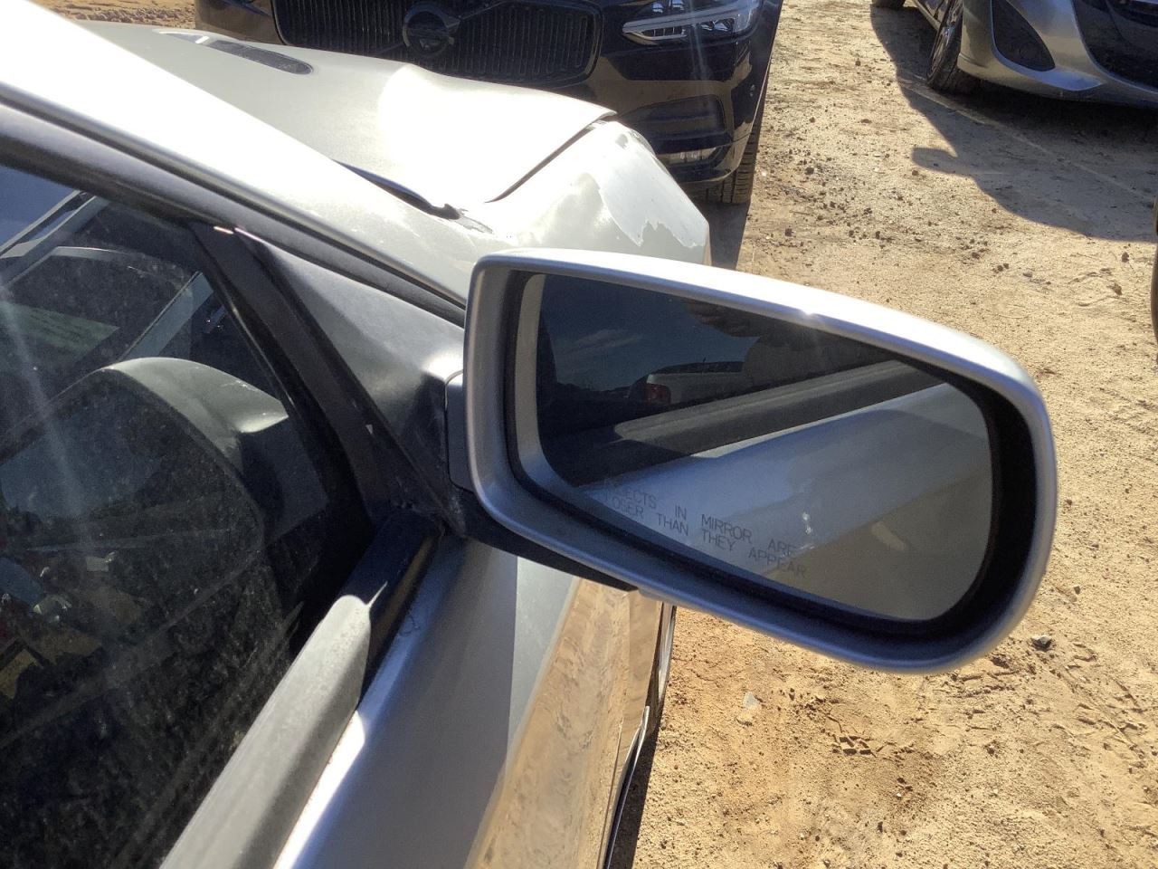 GENESIS 2013 Glove Box 4907864