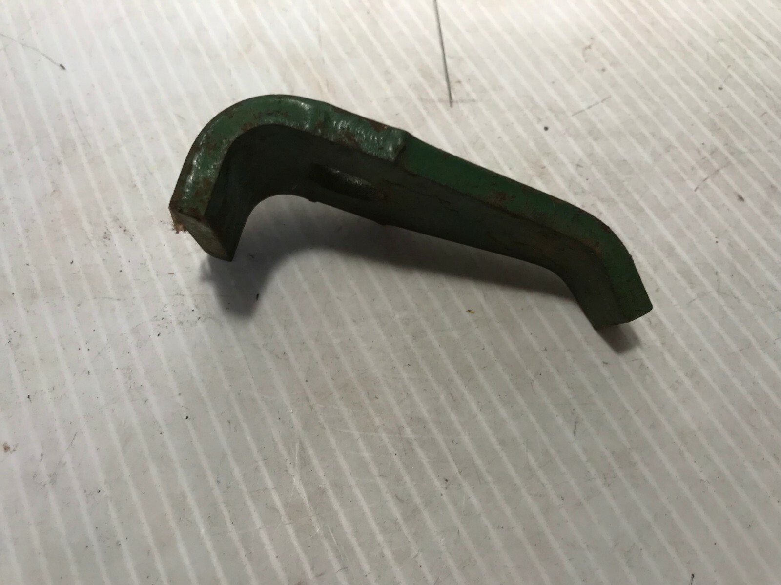 E59005 GENUINE JOHN DEERE Original Equipment CLIP