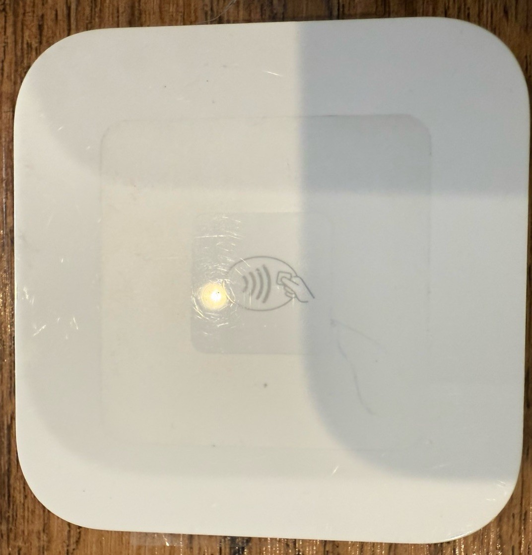 Square Contactless Credit Card Chip Reader Model S6 - White - No Cord No Box