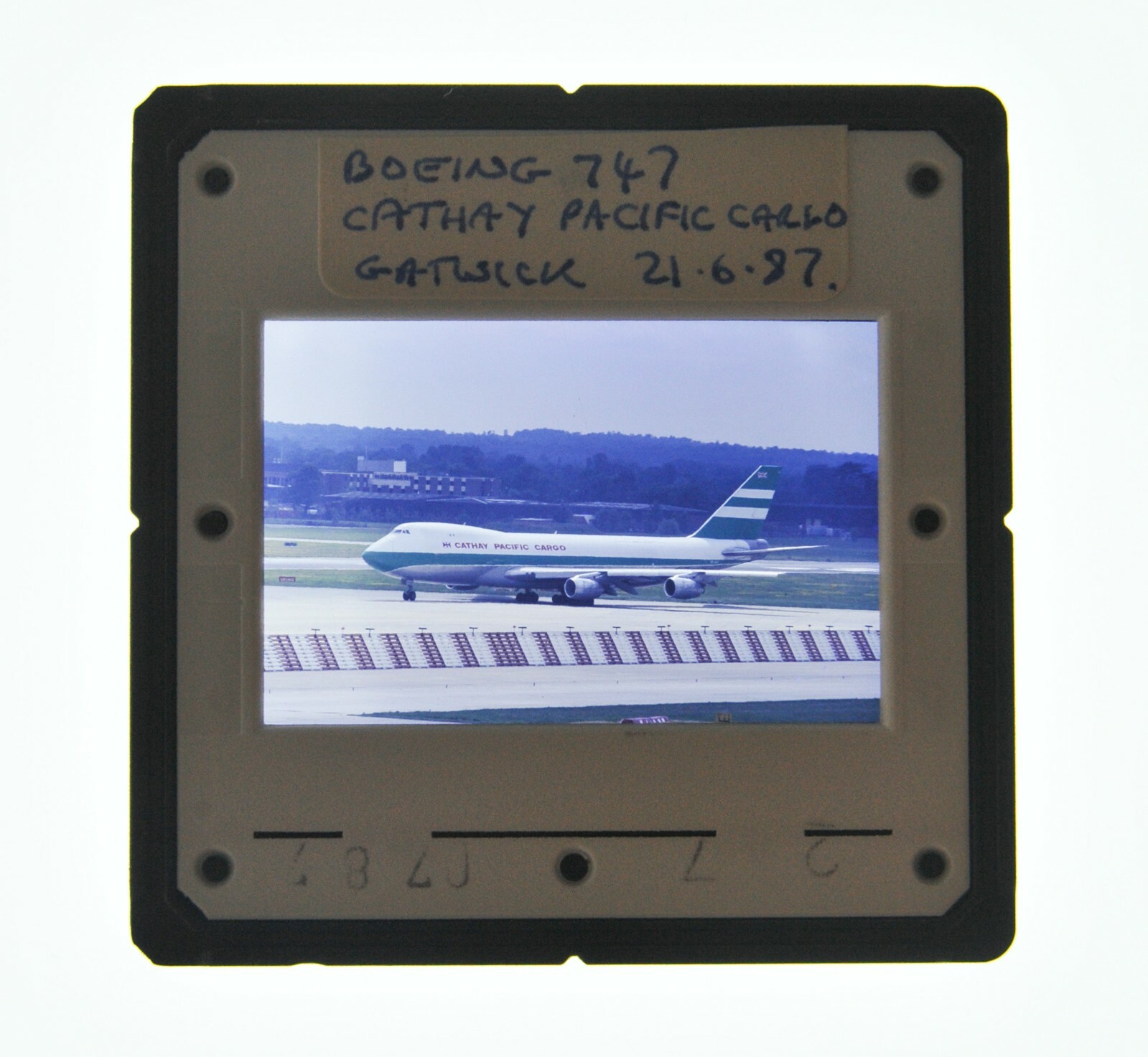 35MM SLIDE AIRCRAFT 1987 - BOEING 747 CATHAY PACIFIC CARGO AT GATWICK A95