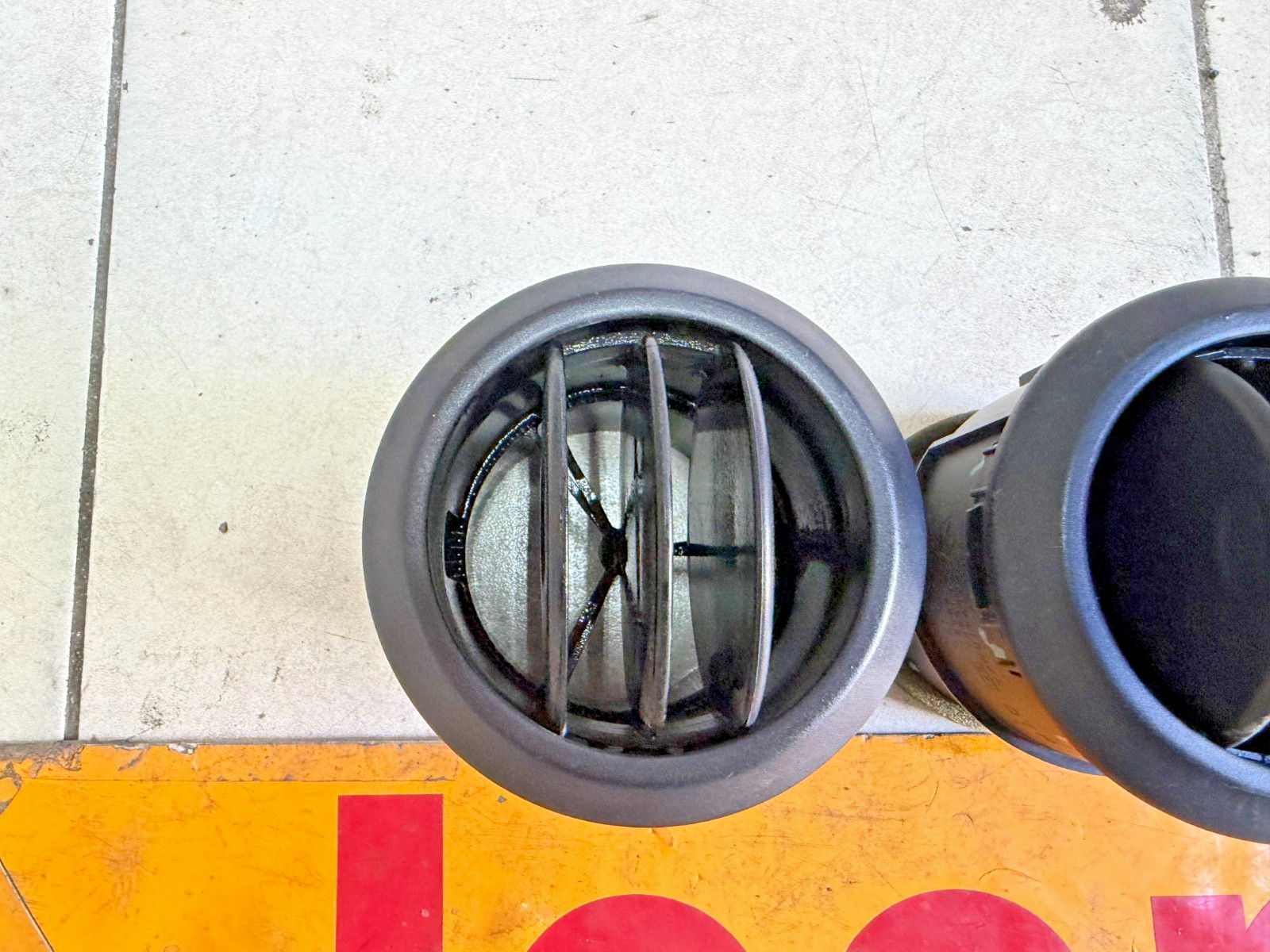 2007 2010 JEEP WRANGLER JK JKU DASH CENTER AIR VENT VENTS OEM 5KL74TRMAA