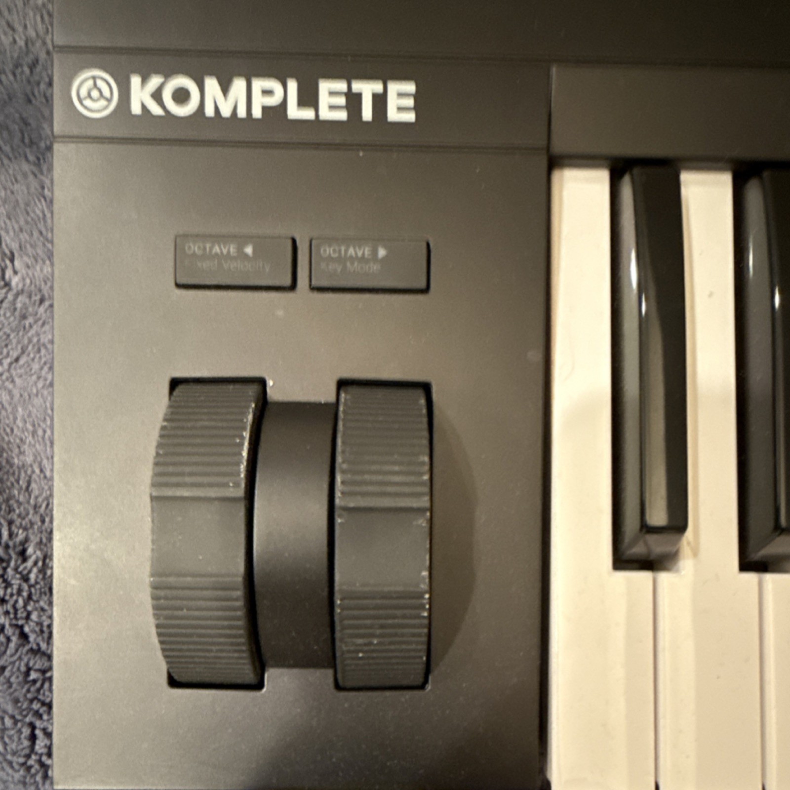 Native Instruments Komplete Kontrol A49 49-Key MIDI Keyboard Controller