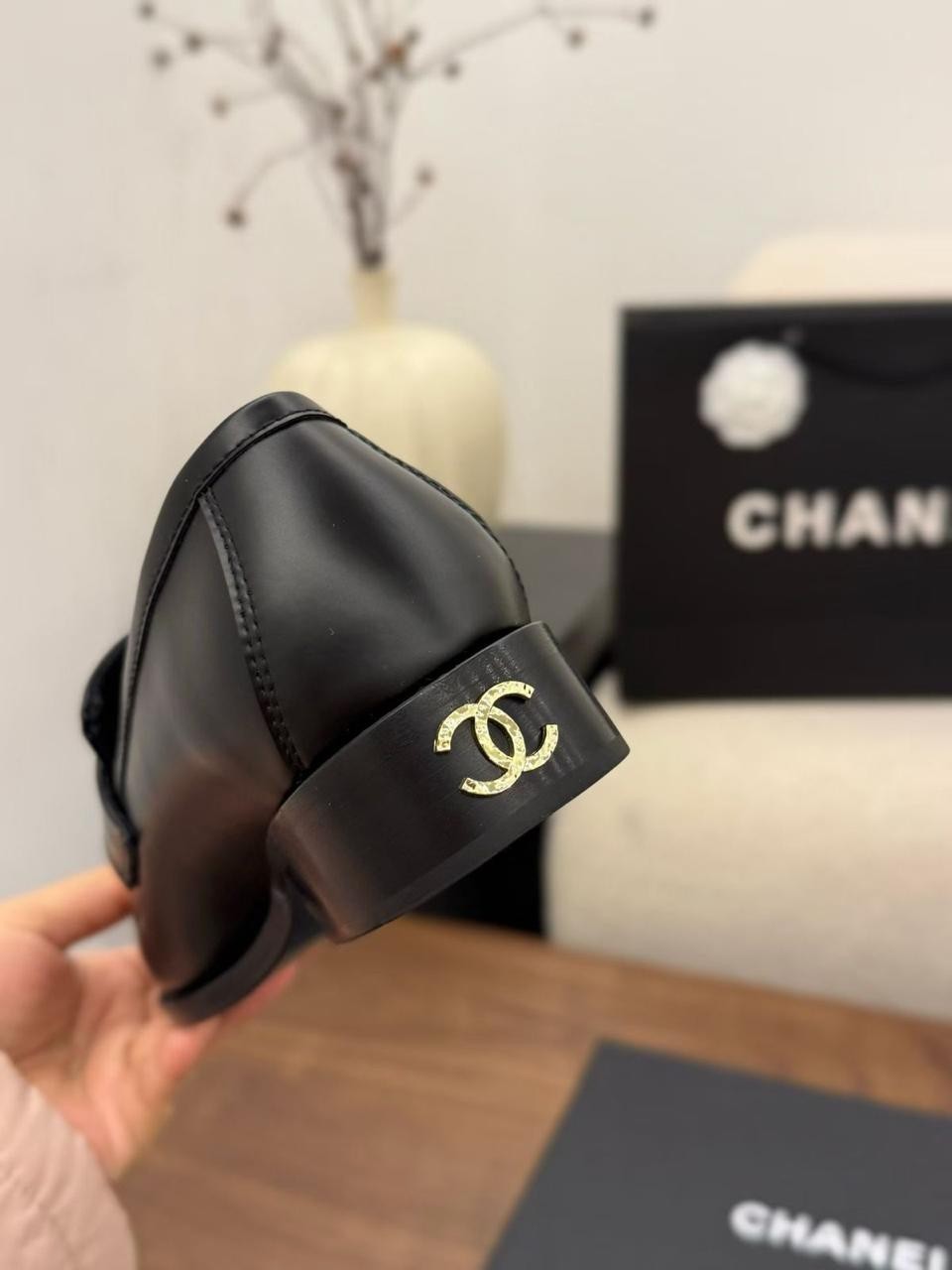 CHANEL CC loafers in black leather, size 38