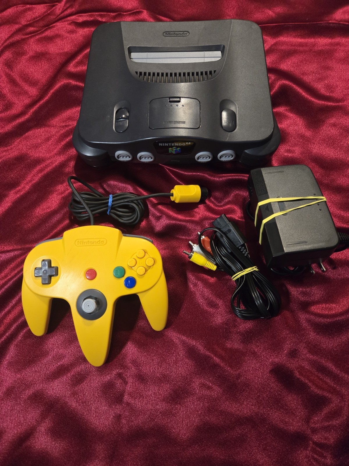 Nintendo 64 N64 Console Black System Bundle with Yellow Controller and Cables