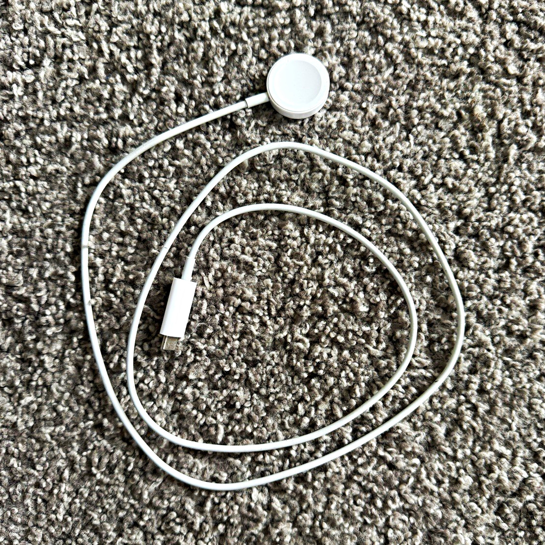 White Magnetic Smartwatch Charging Cable - Universal Compatible