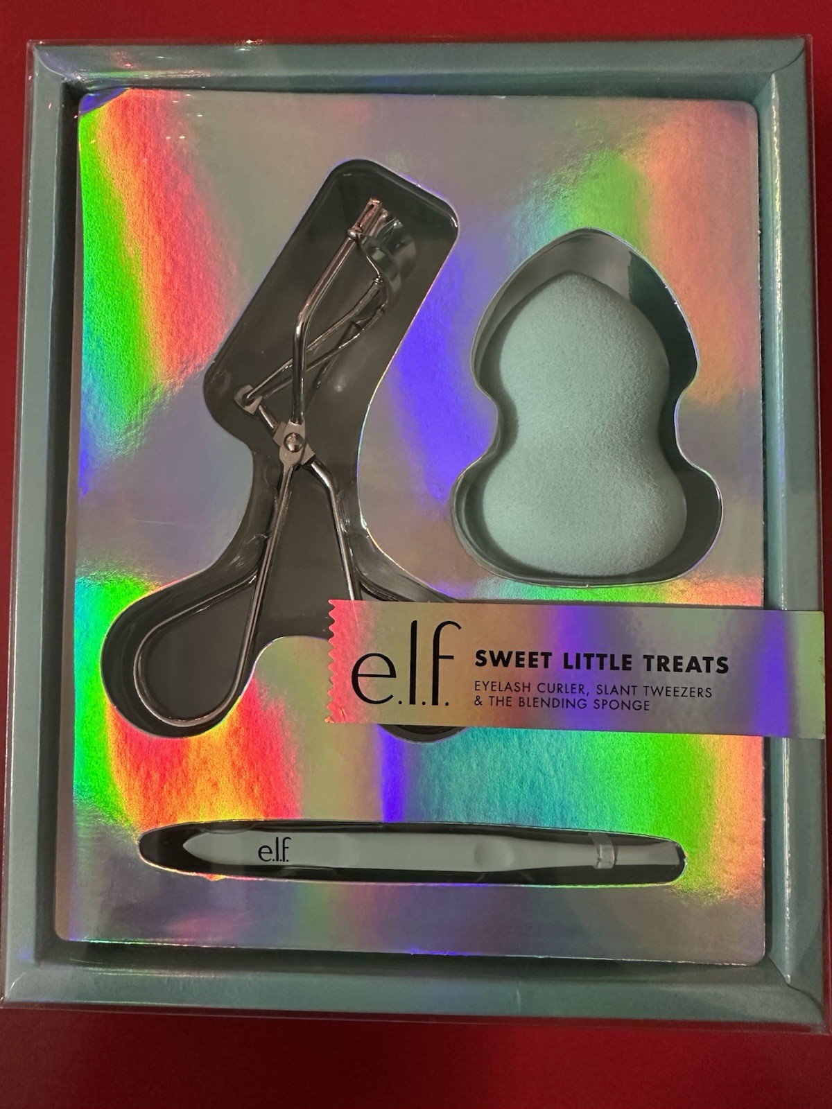 e.l.f  EYELASH CURLER, SLANT TWEEZERS & THE BLENDING SPONGE 3 Pieces Set
