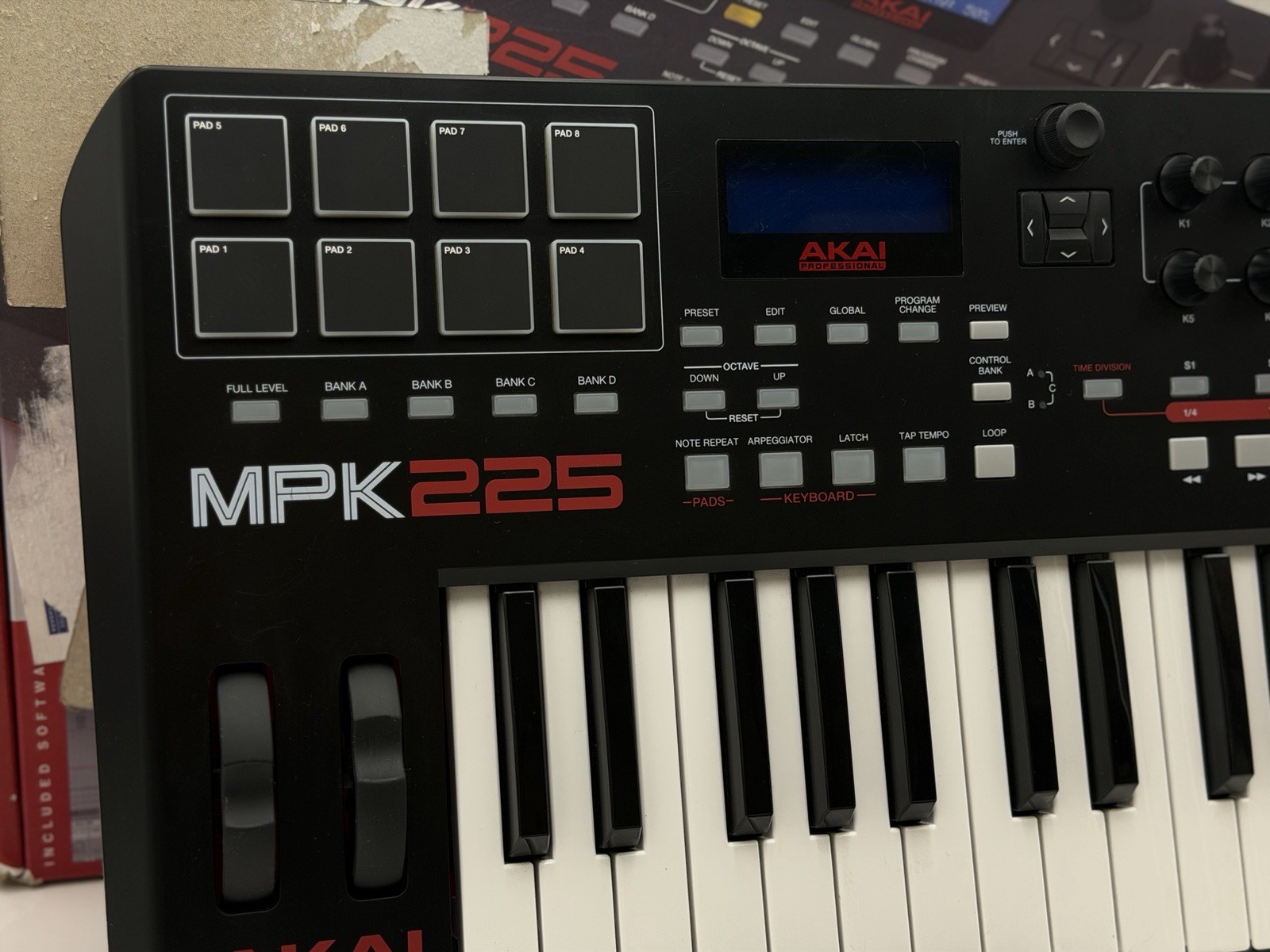 Akai Professional MPK 225 Compact Keyboard Controller