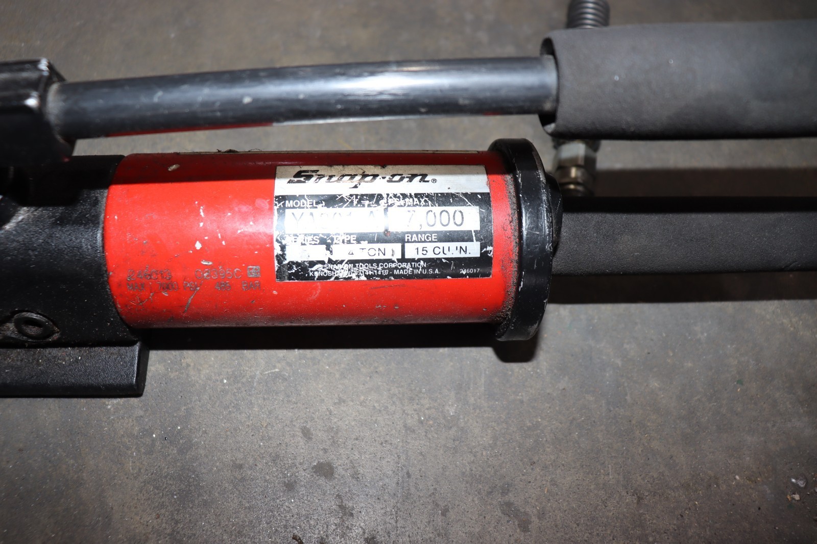 Snap-On Hydraulic Pump YA301-A 4 Ton, 7,000PSI, Used