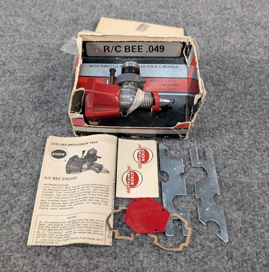 COX R/C BEE .049 No. 360 Model Airplane Engine NIB-Never Ran!