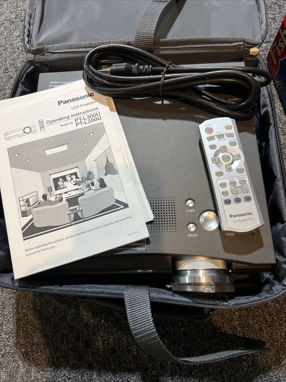 Panasonic PT-L300U LCD Projector 960x540 1600 Lumens 16:9 w/ Remote & Case