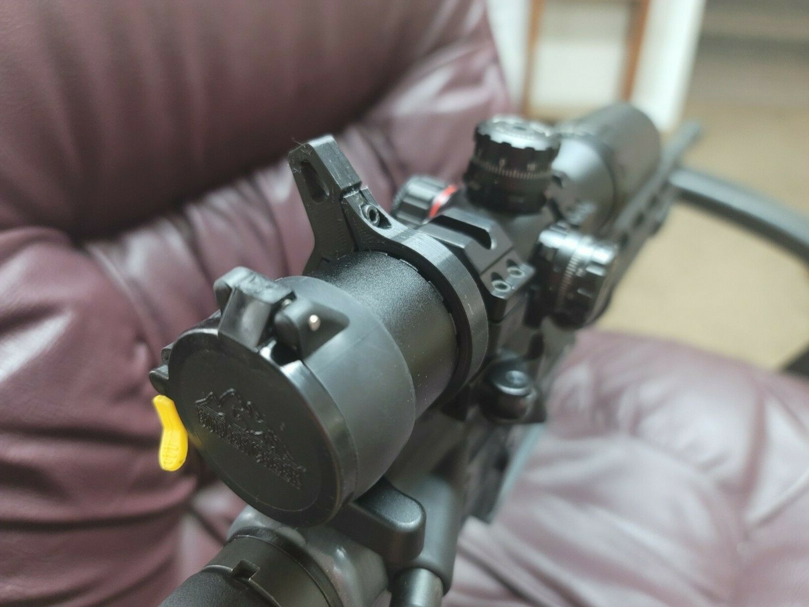 UTG 3-9x32 1" BugBuster Side Illuminated scope throw lever