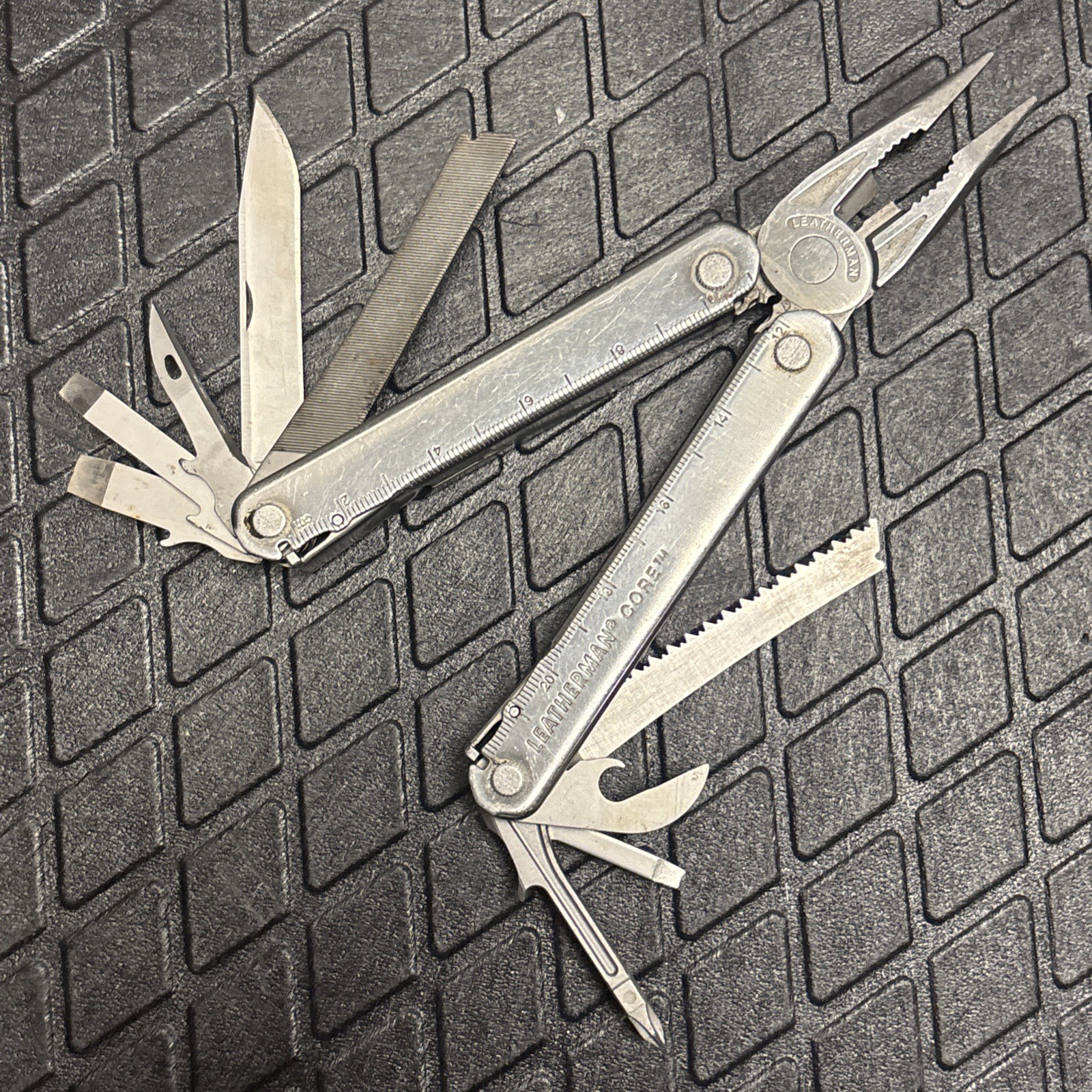 Leatherman Core Multi-Tool! Stamped 0509