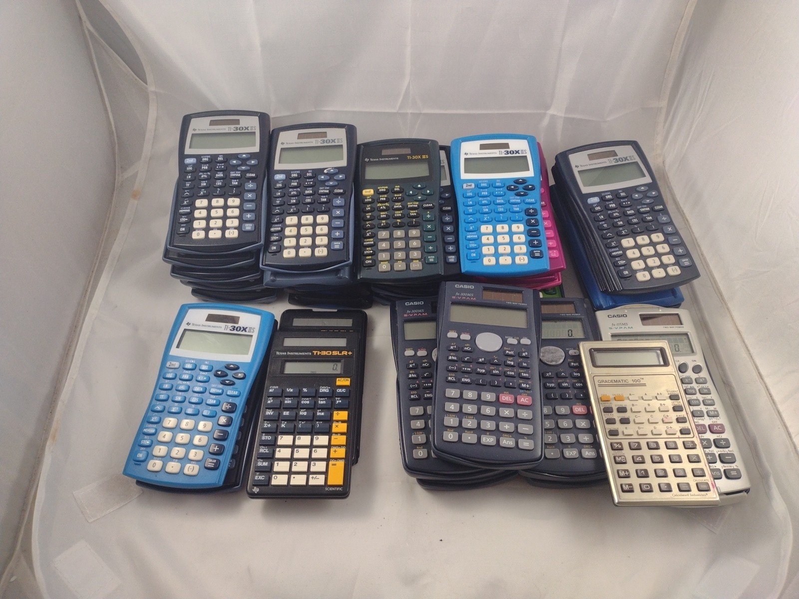 Lot of 29 TI Solar Calculators 22 TI30xiis 2 TI30 slr+ 1 TI30xiib 4 TI34II Works