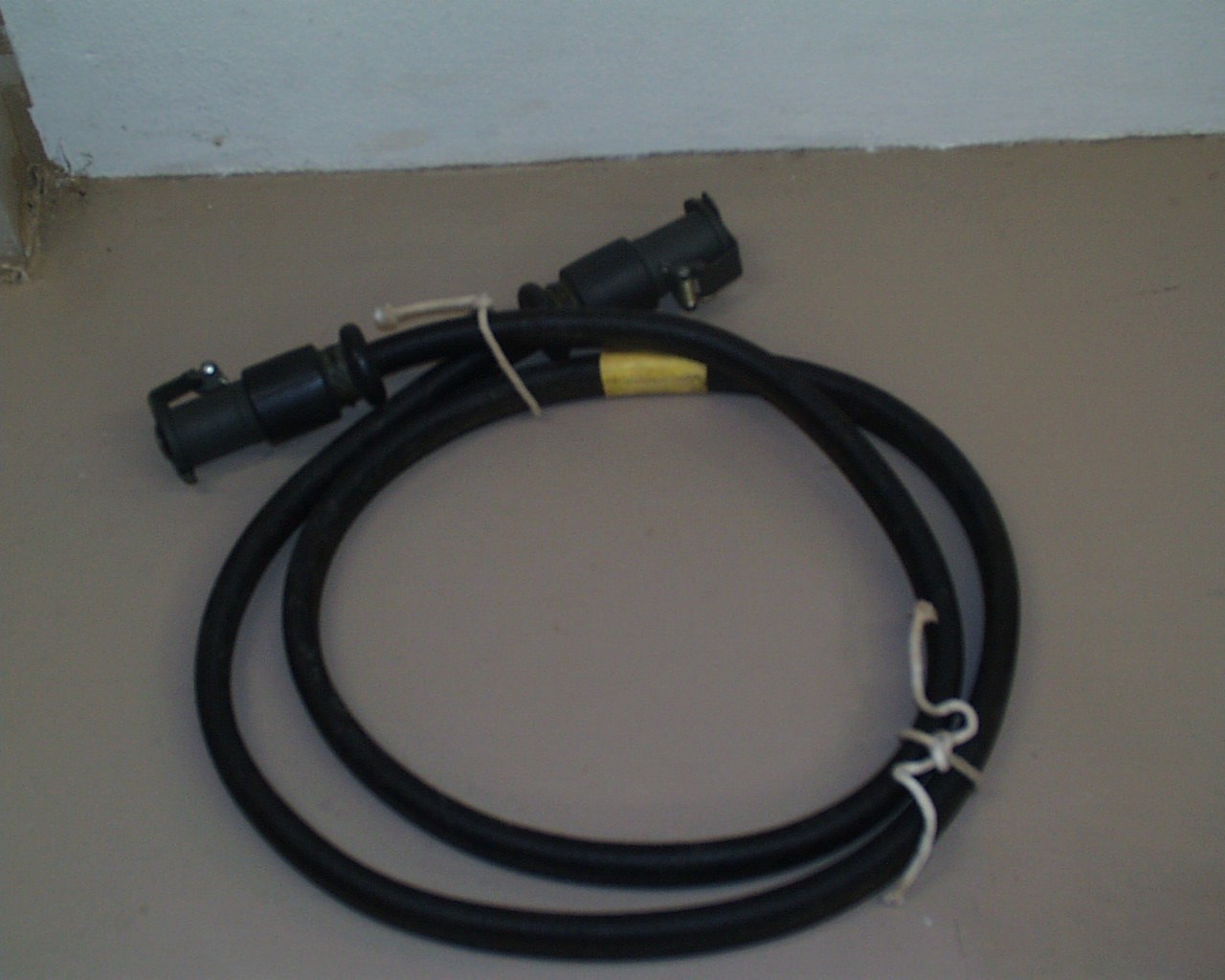 NOS 11 FOOT INTERVEHICLE 24 VOLT 2 PIN JUMPER CABLE FOR M SERIES JEEPS & TRUCKS