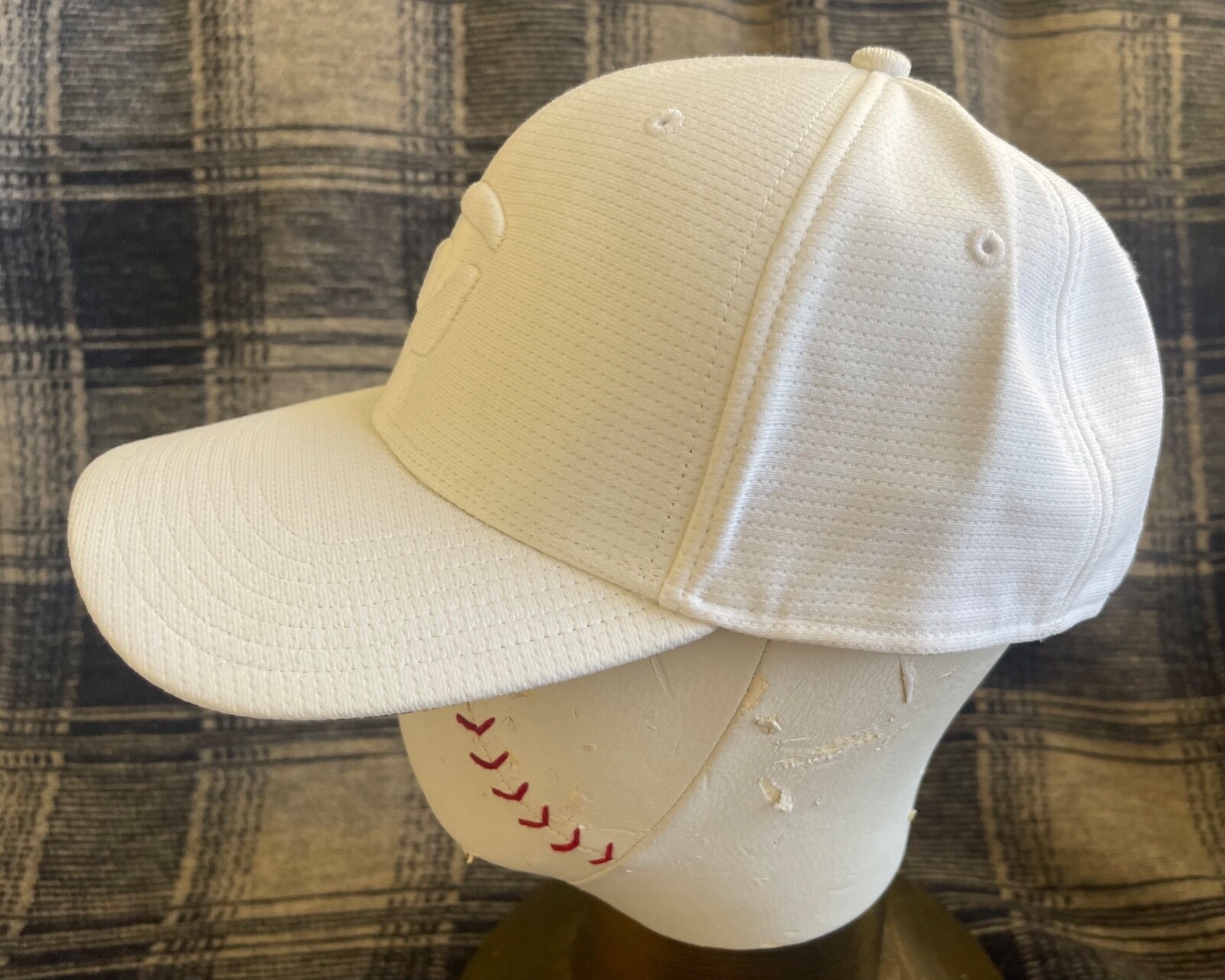 Taylor Made all white golf hat snapback One Size baseball hat