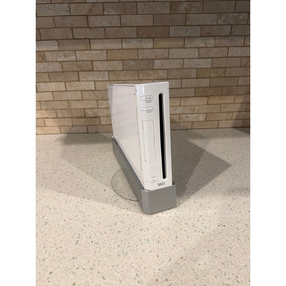 Nintendo Wii Console Bundle with Accessories