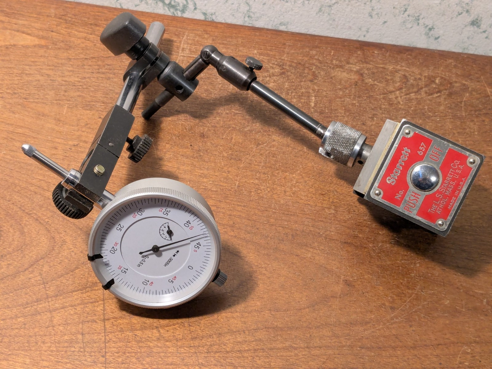 STARRETT Magnetic Base NO 657 w/ IMPORT .0005 INCH Dial Indicator