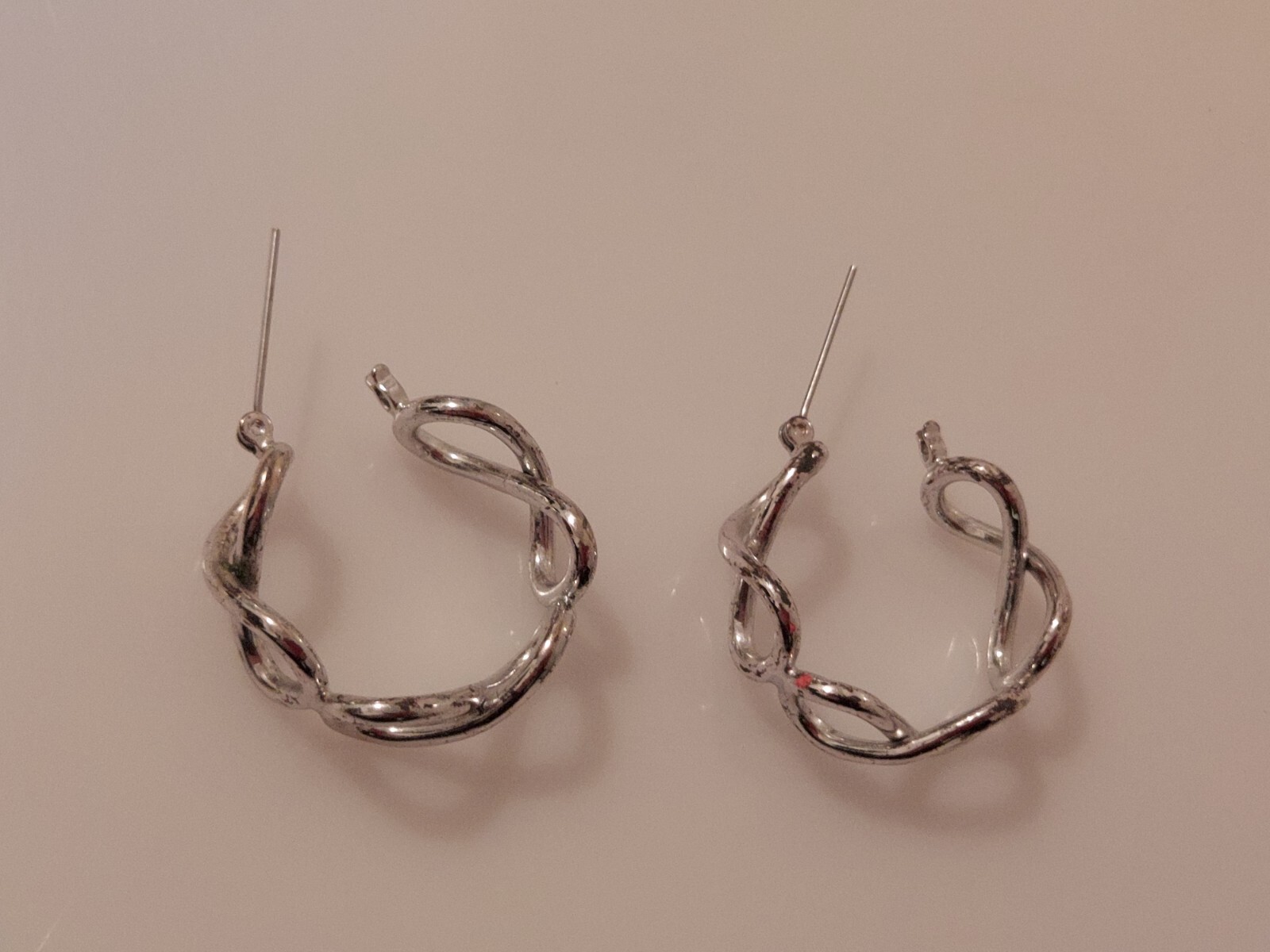 silvertone hoop basketweave post earrings 1"