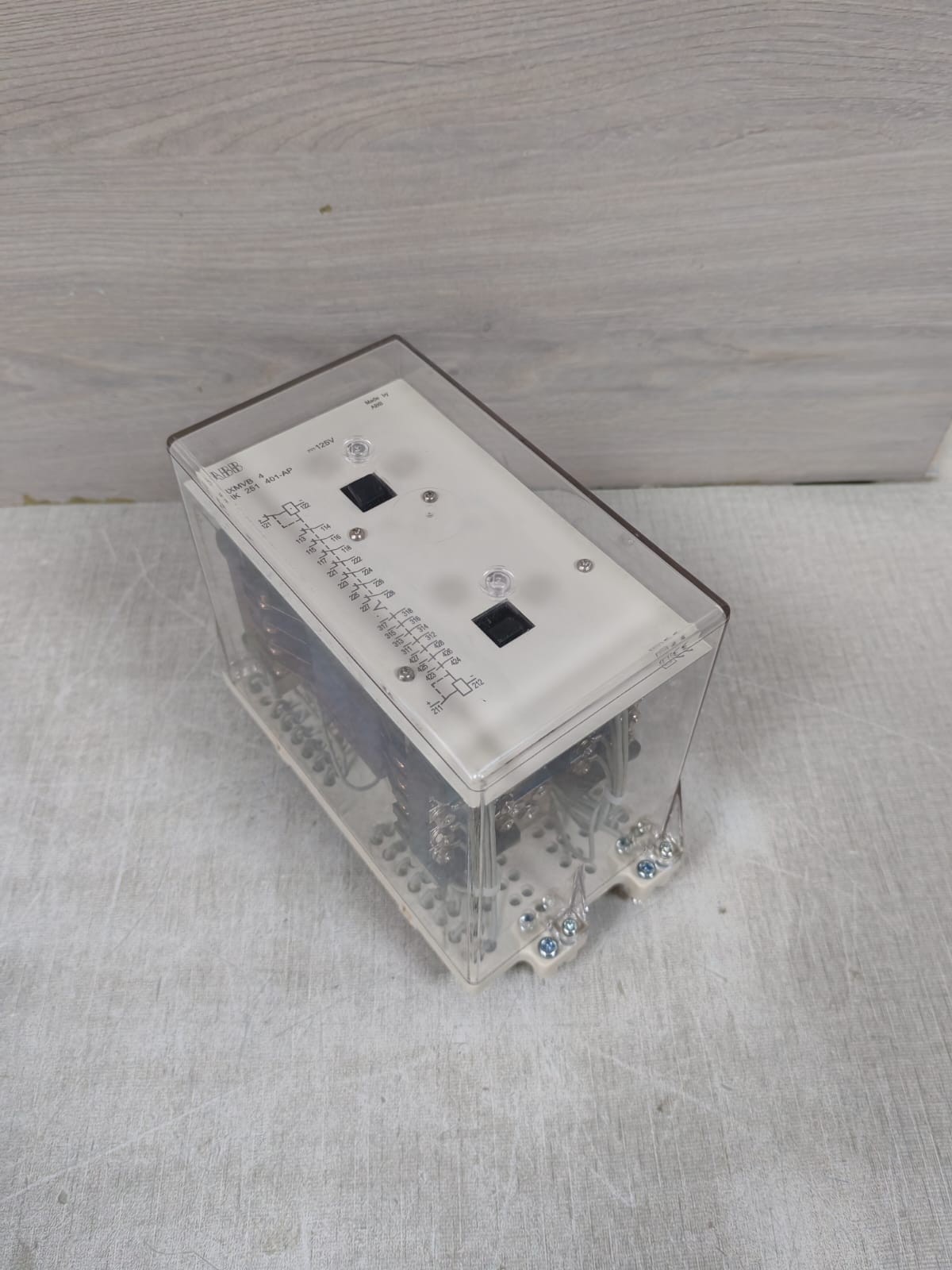 ABB RXMVB 4 RK 251 401-AP RELAY 125V