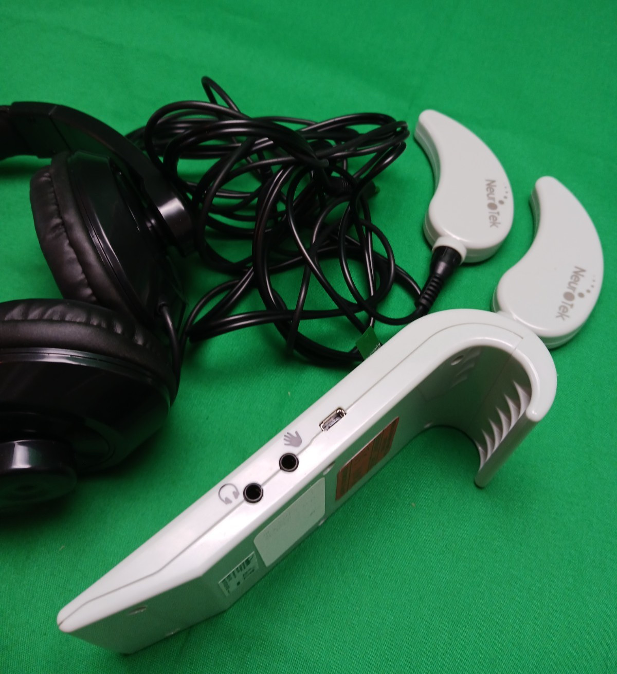 NeuroTek Advanced Tac With Large Tactile Pulsers and Headset Untested