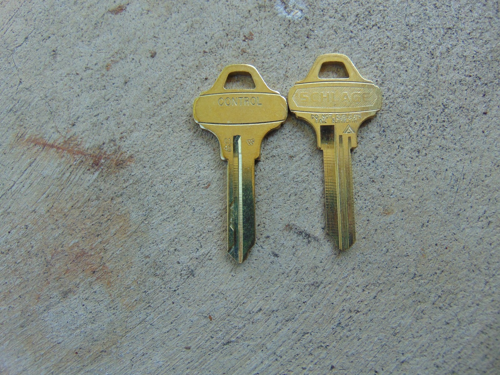 2 KEYS CONTROL EVEREST SCHLAGE C145 KEYS UNCUT LOCKSMITH