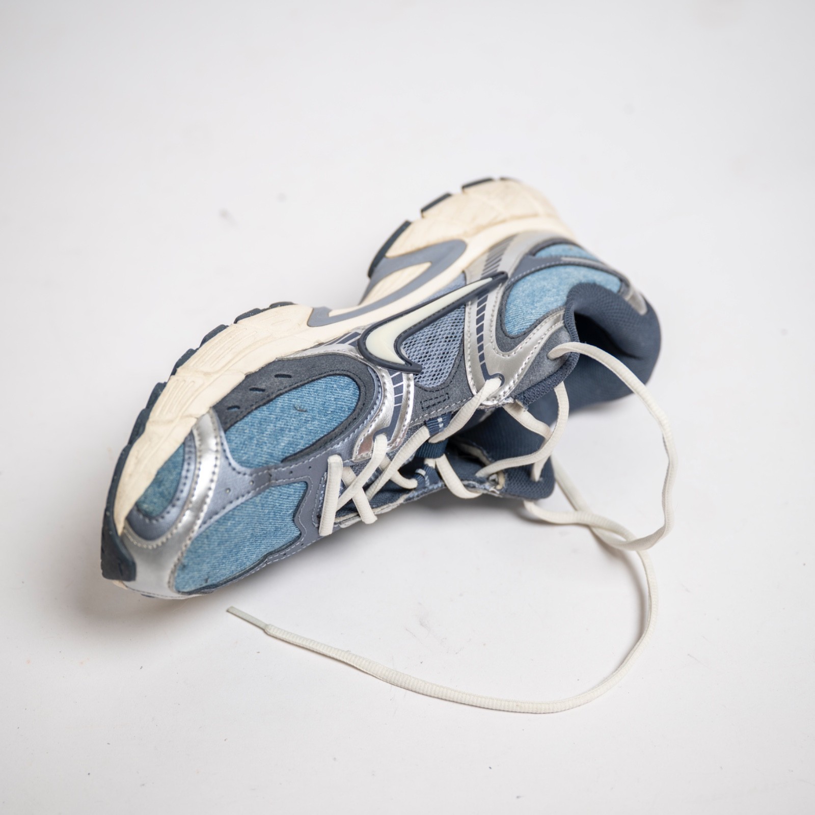 Nike - V5 RNR SE Denim - Size 10 - USED