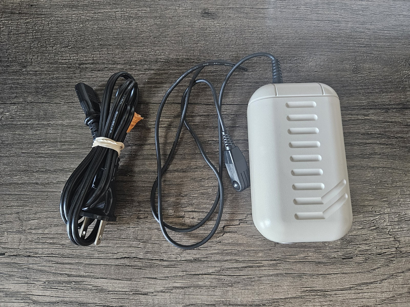 Nintendo Game Boy Rechargable Battery Pack/ AC Adapter *TESTED*