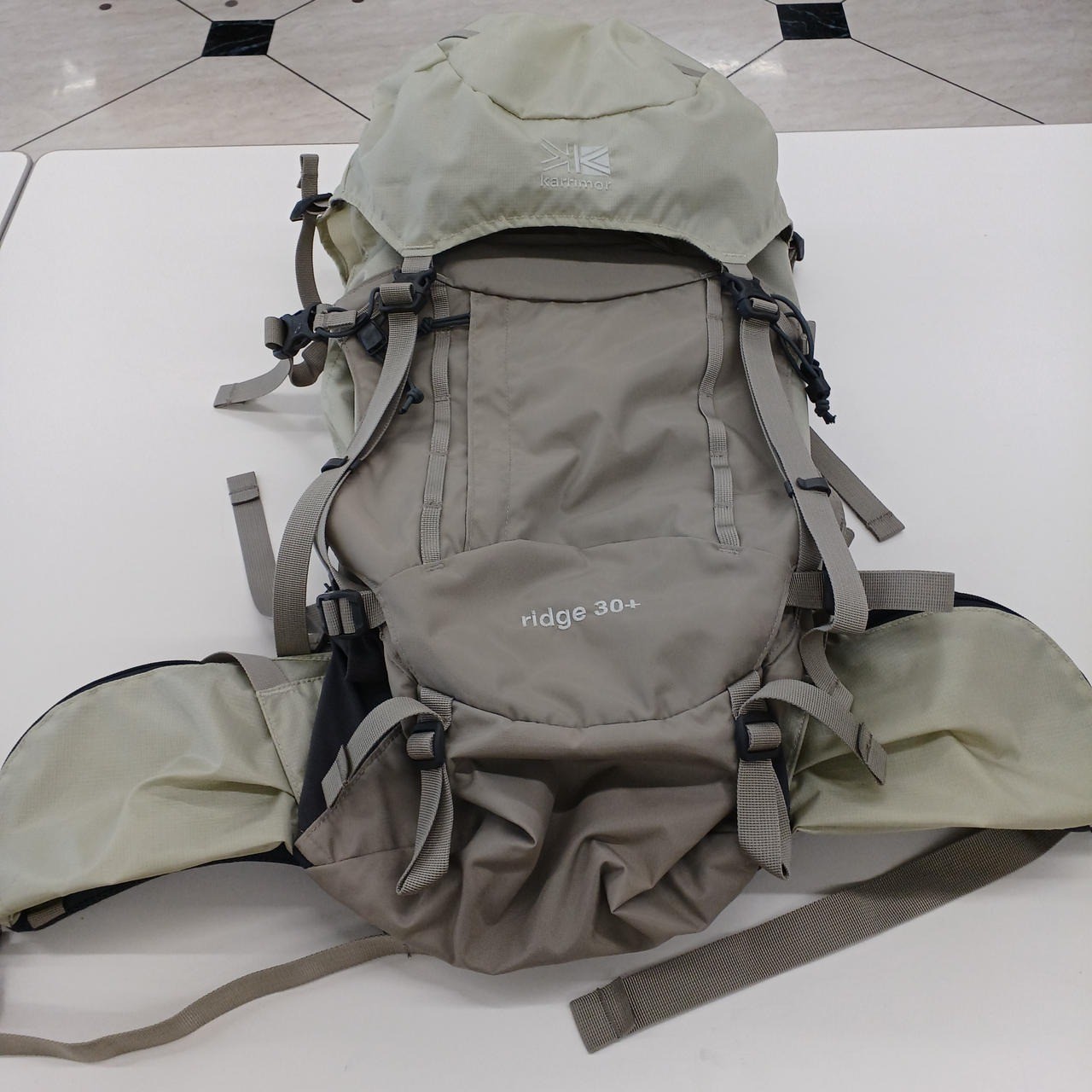 KARRIMOR ridge30+ Backpack Silver Grey Nylon Rucksack Climbing Travel 501099
