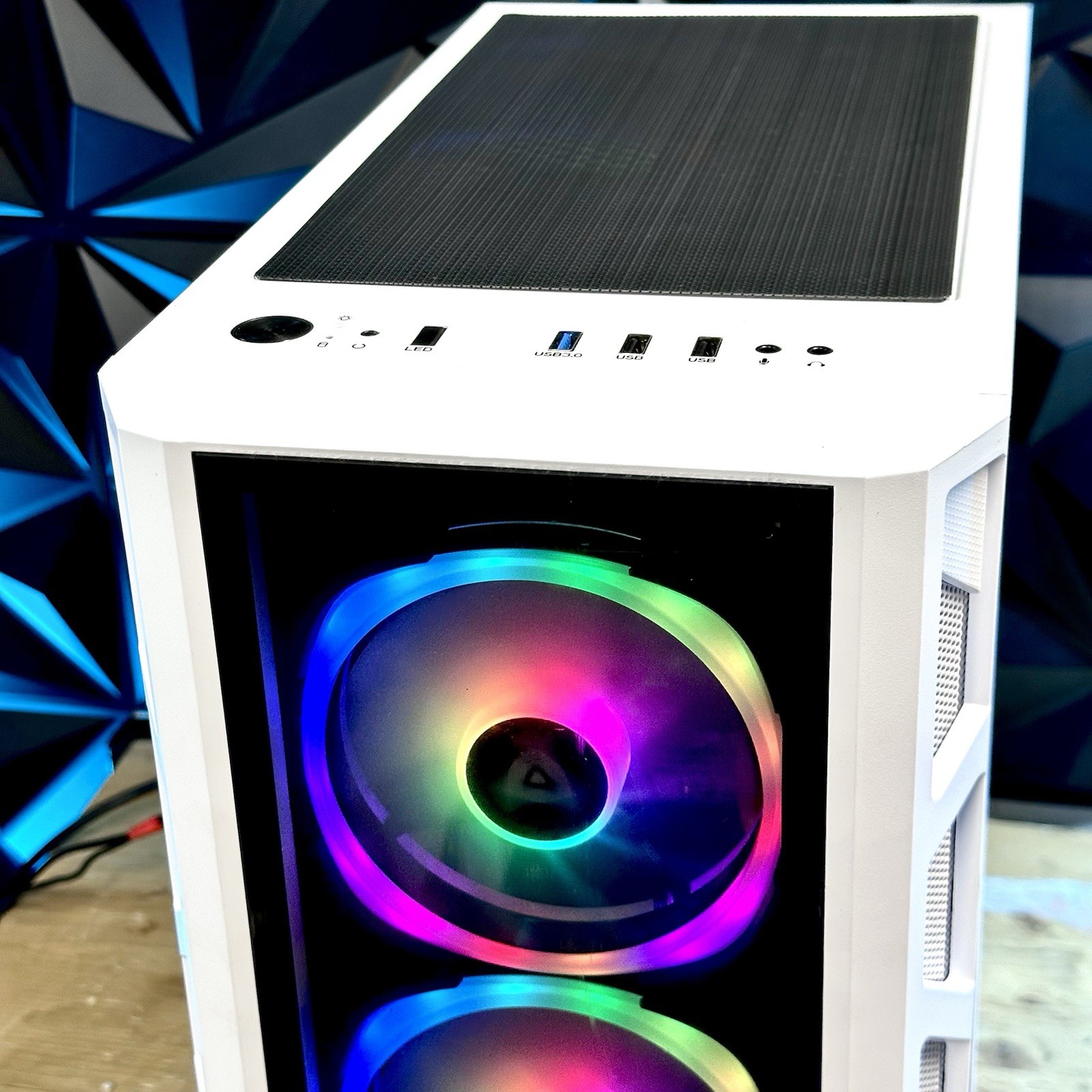 Ryzen 7 32 GB RAM, 2TB SSD Gaming Computer Desktop PC Nvidia RTX 5060