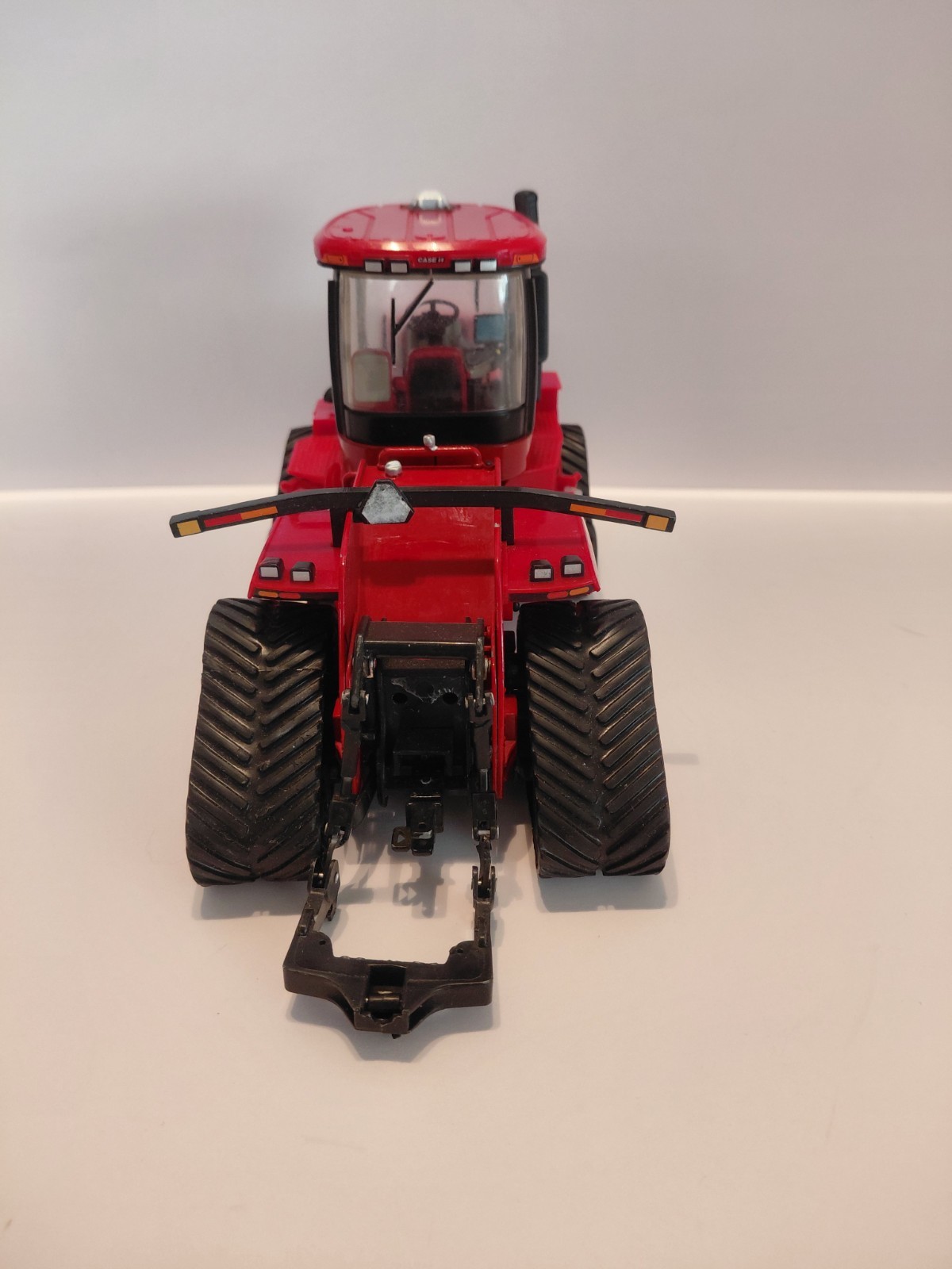 CASEIH QUADTRAC 600 9" LONG Broken PIECES