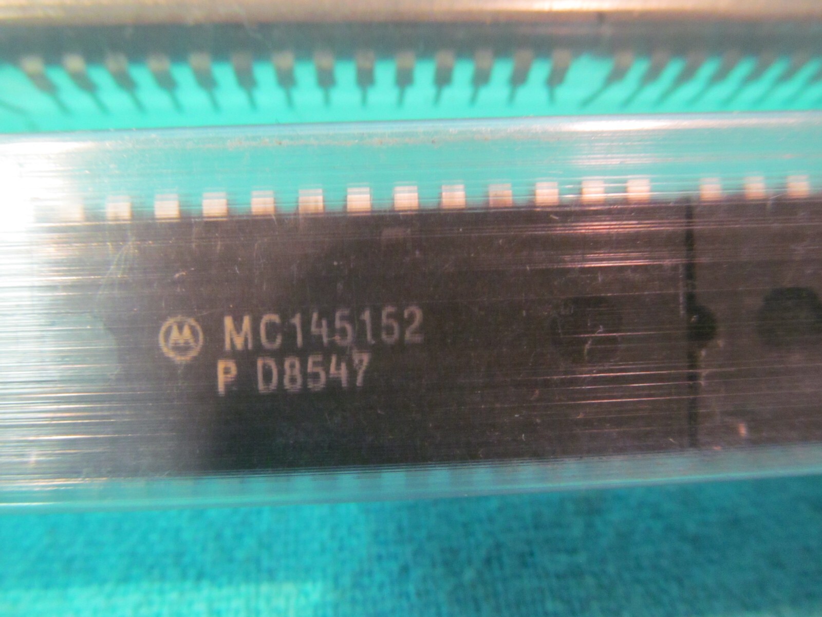 LOT OF 25 MOTOROLA MC145152 PARALLEL INPUT PLL IC CHIPS