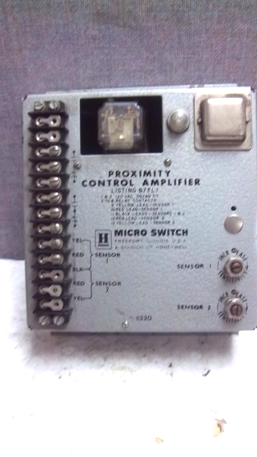 HONEYWELL MICROSWITCH PROXIMITY CONTROL AMPLIFIER 67FLI 8220 USED 67FLI